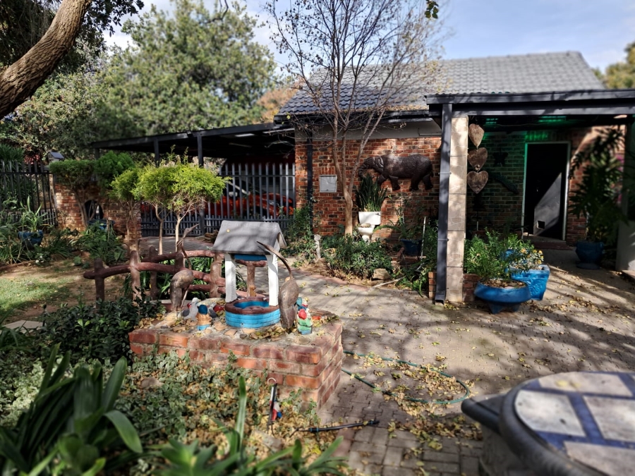 4 Bedroom Property for Sale in Naudeville Free State